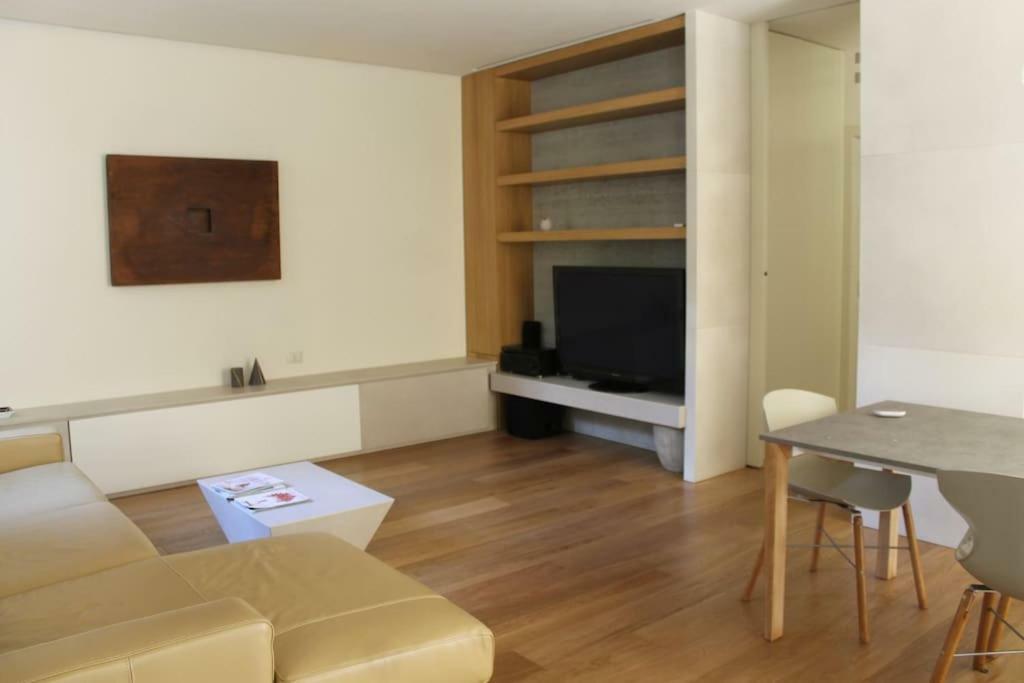 Appartamento Moderno In Centro Storico Lukka Zewnętrze zdjęcie